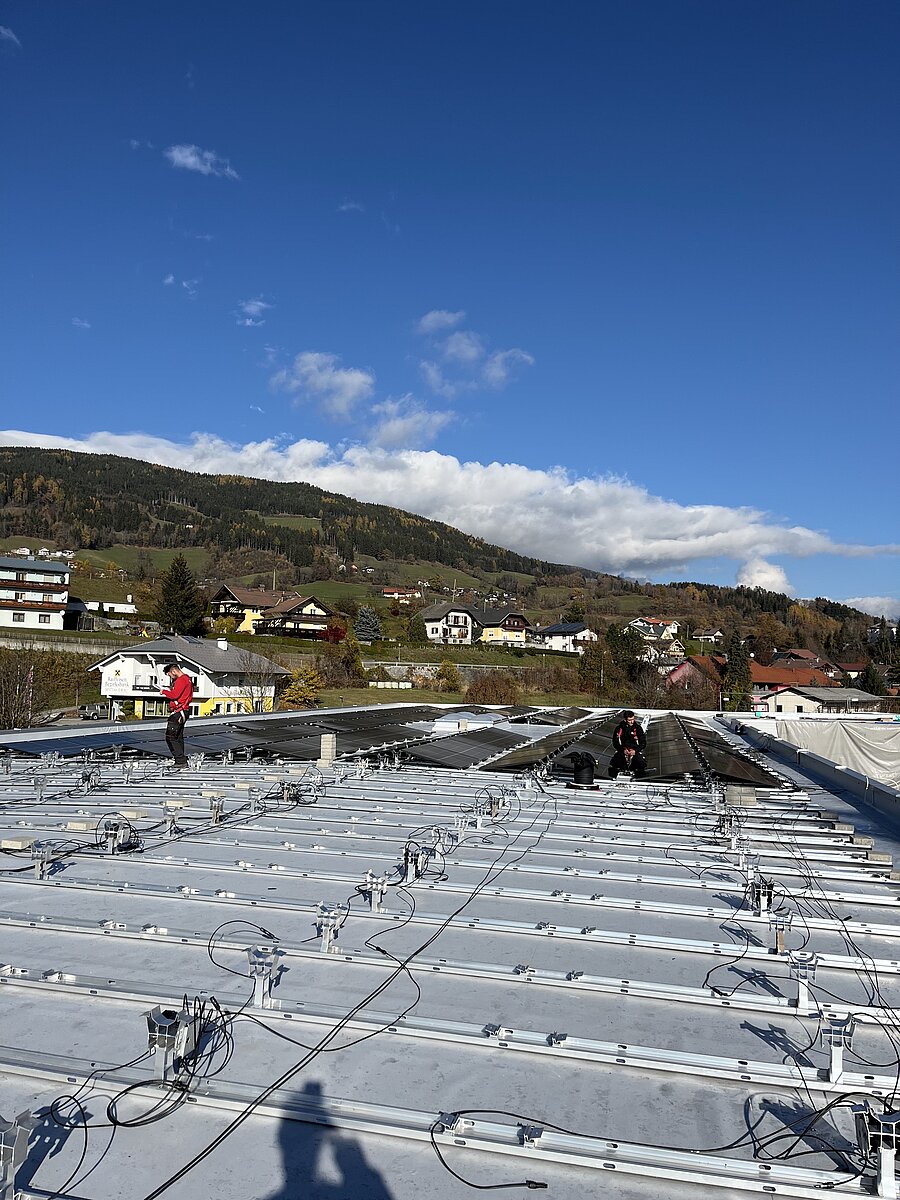 Fall protection and PV system on the flat roof