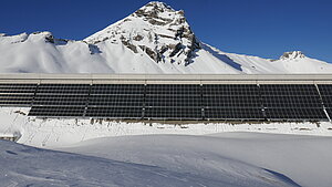 Dispositif antichute TAURUS sur l'installation photovoltaïque du barrage de Muttsee
