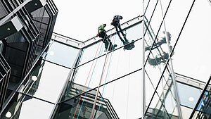 Secured facade cleaning with TAURUS