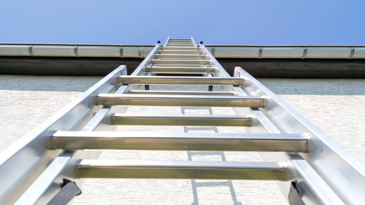 Eliminar zonas de peligro - protección de escaleras inclinadas con Innotech